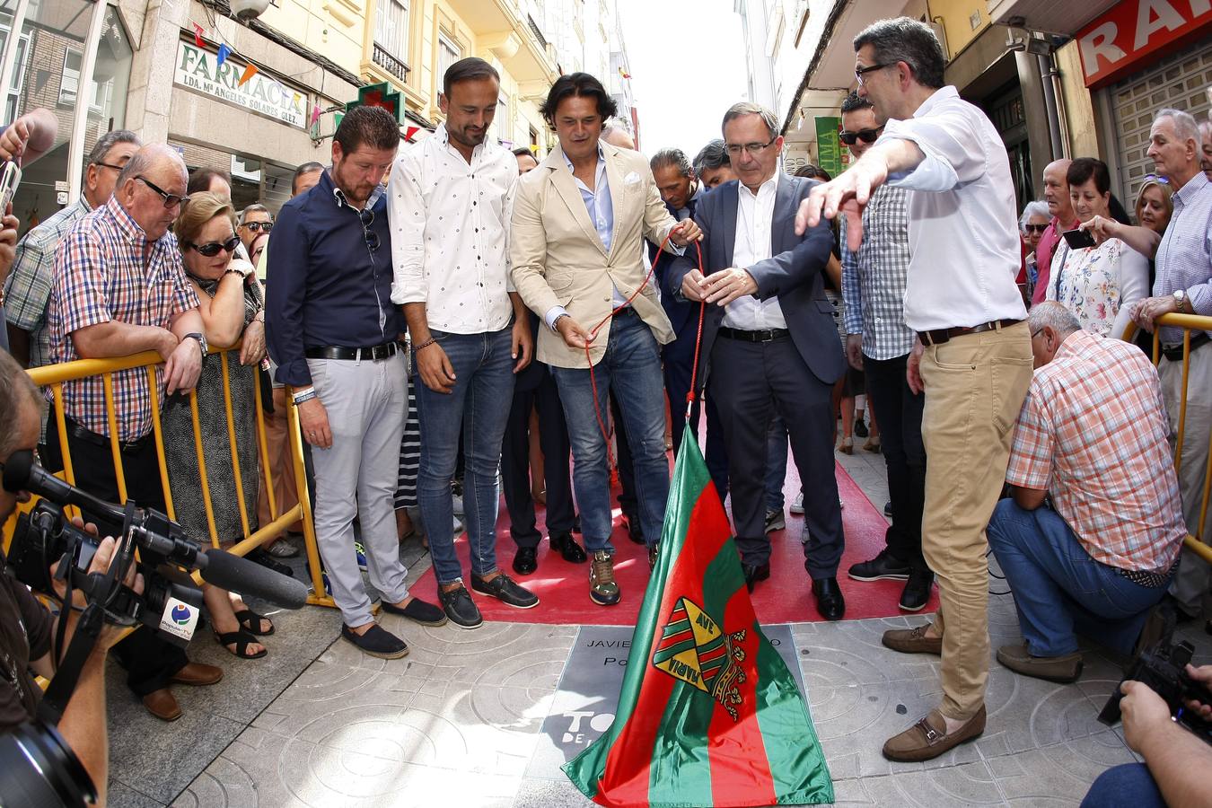 Fotos: El nombre de Poty ya luce en el &#039;Paseo de la Fama&#039; de Torrelavega