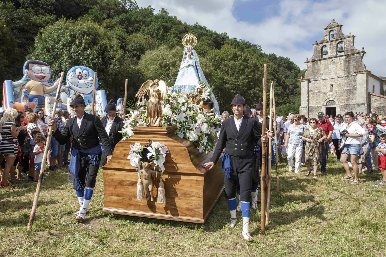 Fotos: Los pasiegos veneran a su Virgen de Valvanuz