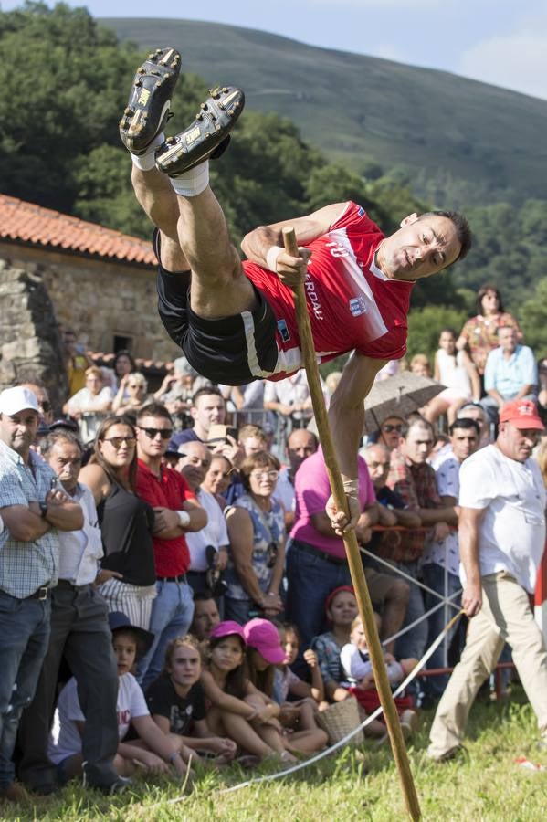 Fotos: Los pasiegos veneran a su Virgen de Valvanuz