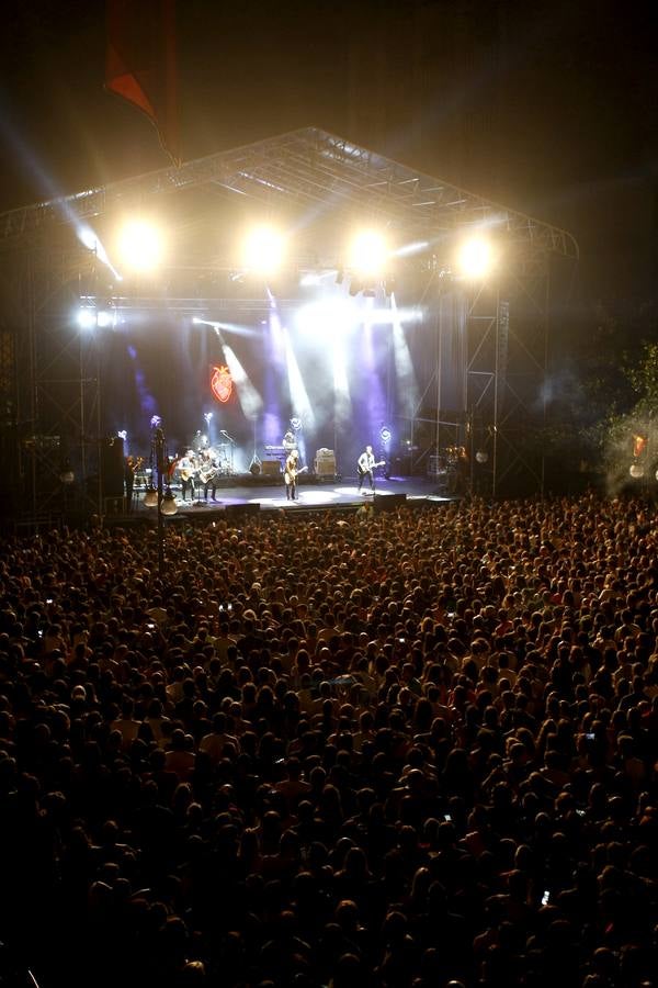 Fotos: Rulo y su Contrabanda hacen latir el corazón de Torrelavega