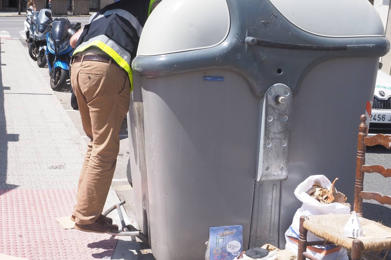 La Policía Nacional investiga los hechos ocurridos a las 09.30 horas en la calle Barcelona | La víctima fue trasladada en estado muy grave a los quirófanos de Valdecilla