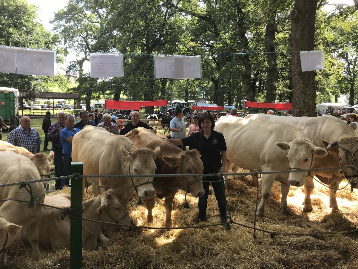 Numeroso público en la feria