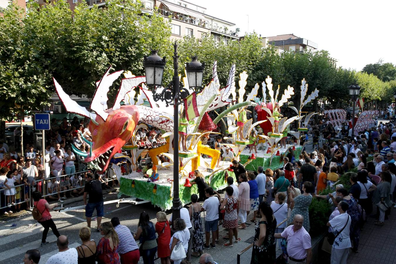 'El hombre de la Mancha' y 'Esculturas Móviles', ganadores en la Gala Foral de Torrelavega