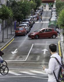 Imagen secundaria 2 - Arrancan los cambios de dirección y los nuevos semáforos que acompañarán las obras de la calle Cervantes