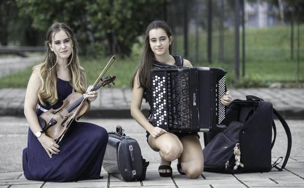 Las hermanas Cristina y Marta Cubas han unido sus talentos en dúo que ya ha actuado en varios escenarios. :