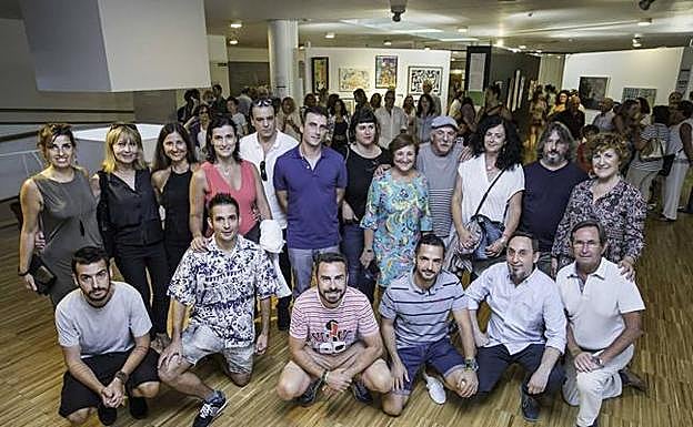 Artistas y organizadores de la iniciativa en el Palacio de Exposiciones. 