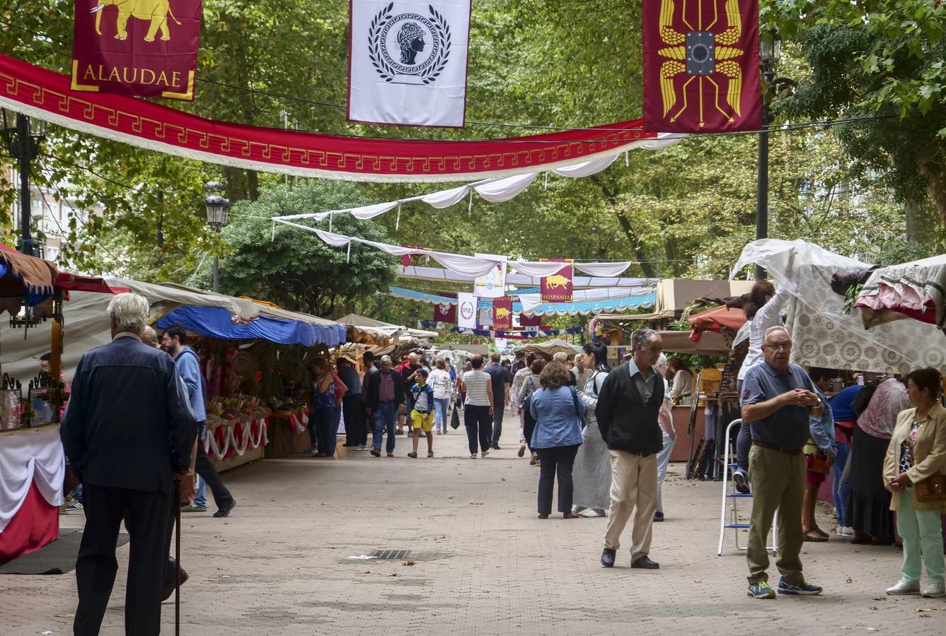 El Mercado Romano, que estará instalado en la Alameda de Oviedo desde hoy y hasta el domingo, 26 de agosto, abre las actividades organizadas por el Ayuntamiento de Santander con motivo de la festividad de los Santos Mártires, patronos de la ciudad.