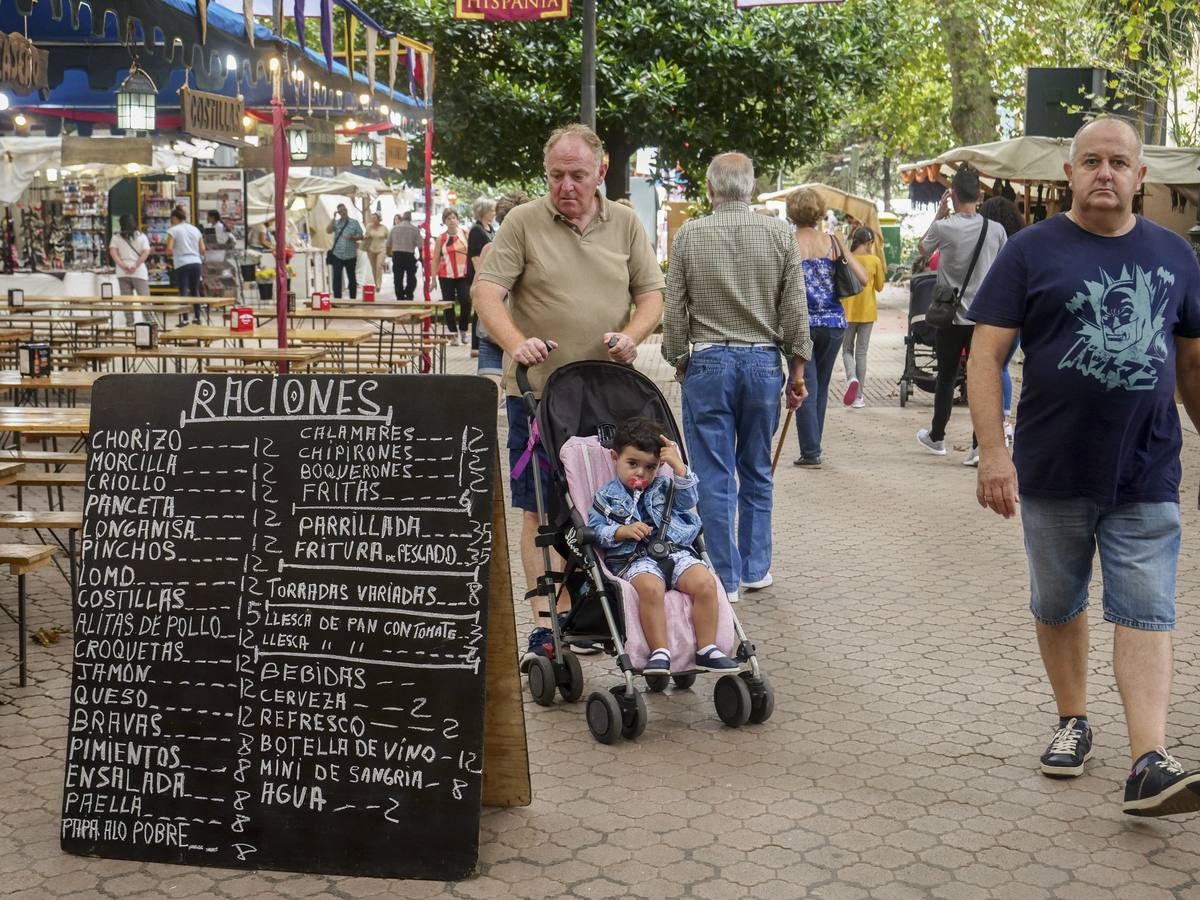 El Mercado Romano, que estará instalado en la Alameda de Oviedo desde hoy y hasta el domingo, 26 de agosto, abre las actividades organizadas por el Ayuntamiento de Santander con motivo de la festividad de los Santos Mártires, patronos de la ciudad.