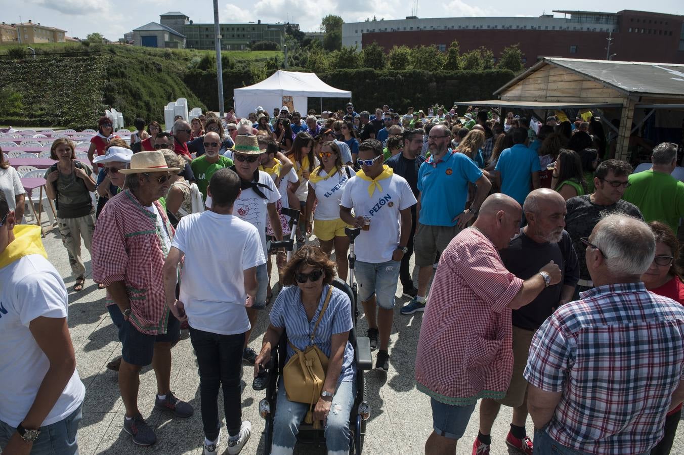 Fotos: Las peñas de las fiestas de Santander celebran su día