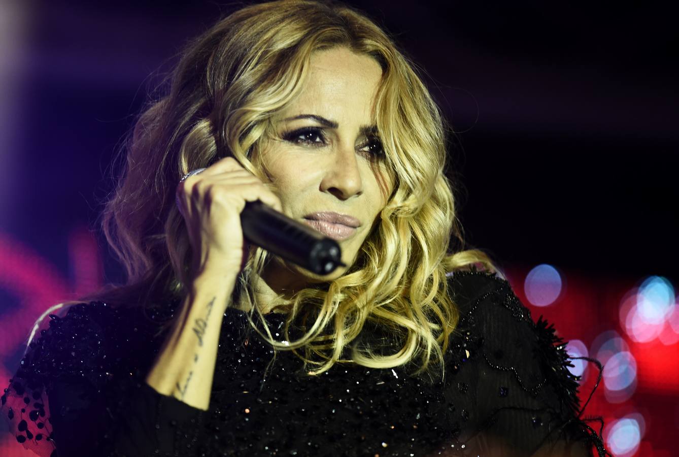 Fotografías del concierto solidario que este jueves ofreció Marta Sánchez en el marco del Festival Intercultural de las Naciones de Santander, a beneficio de la Asociación de Enfermos de Alzheimer de Cantabria y de la Asociación Brumas Cantabria, de Lucha contra el Paro Juvenil. 
