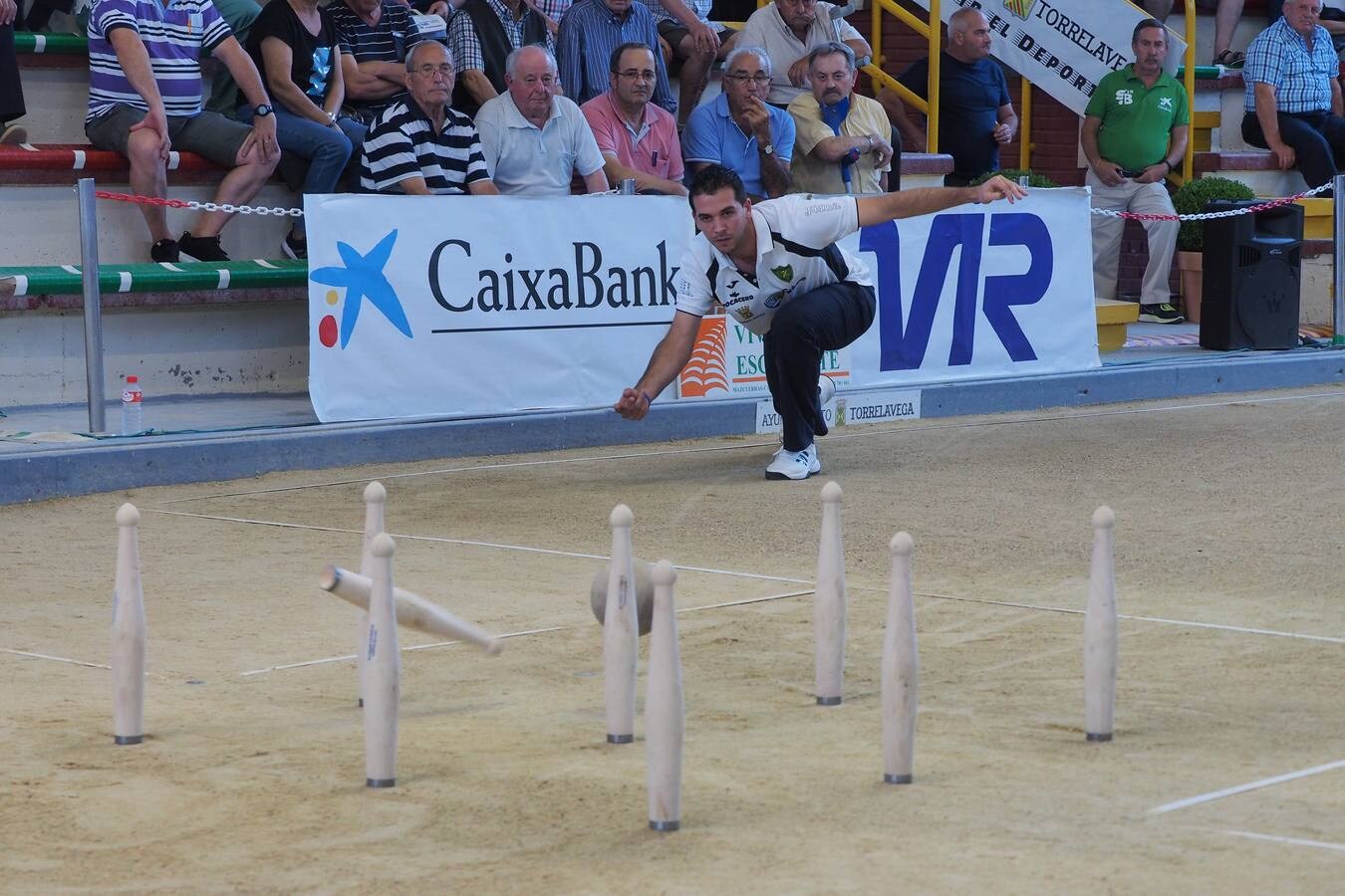 Su gran rival, Jesús Salmón, tuvo que conformarse con la segunda plaza, justo por delante de Víctor González, que cerró el podio en Torrelavega