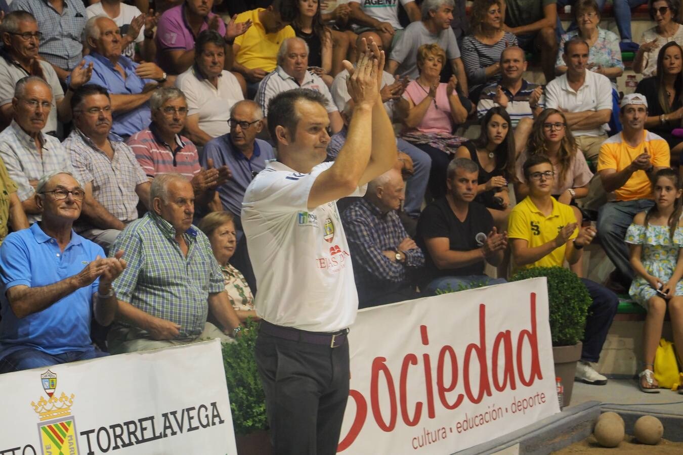 Su gran rival, Jesús Salmón, tuvo que conformarse con la segunda plaza, justo por delante de Víctor González, que cerró el podio en Torrelavega