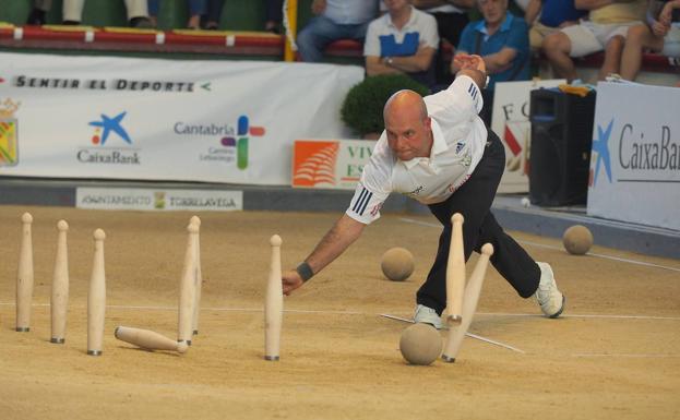 Jesús Salmón, que defendía el título, remontó un día más hasta llegar a la final, en la que se la jugó buscando el emboque, pero pese al gran espectáculo que dio se tuvo que conformar con el subcampeonato. 