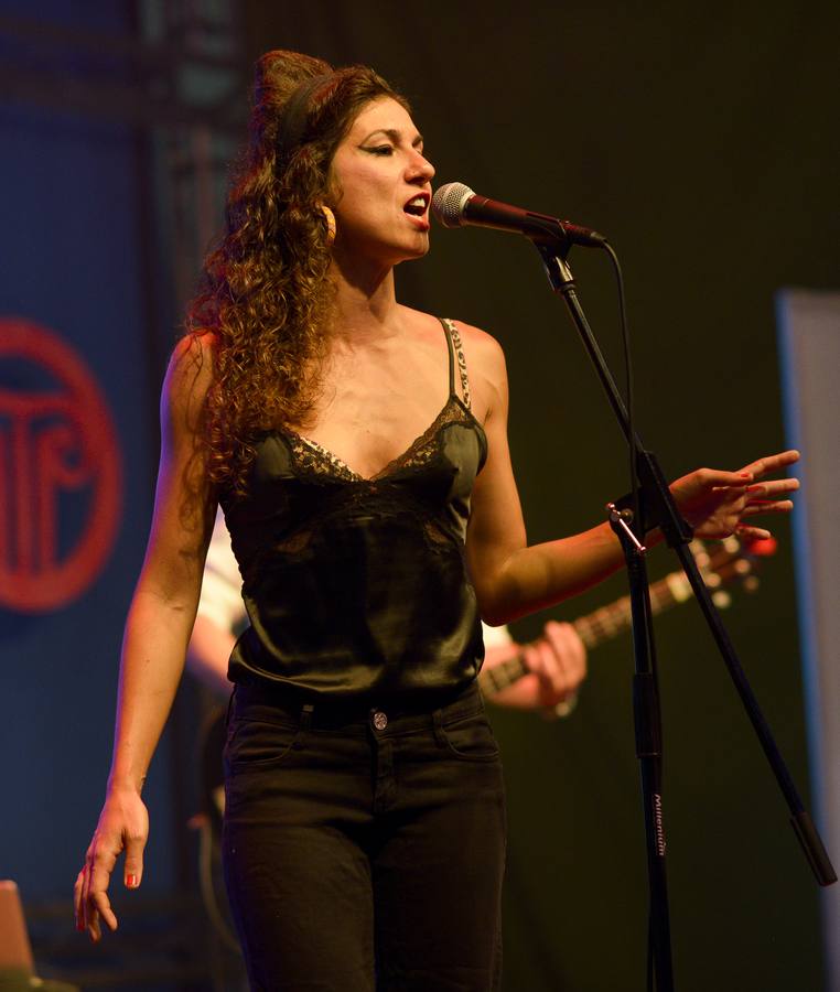 Ana Hata's Band, en concierto. 