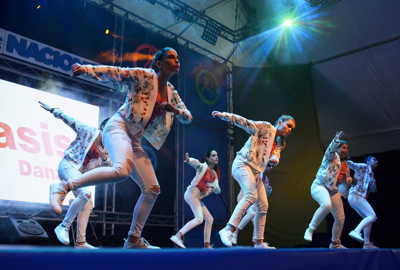 Oasis Danza, sobre el escenario. 