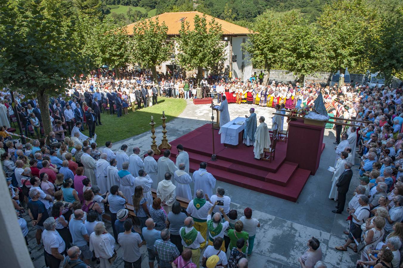 Fotos: Cantabria rinde honores a su patrona