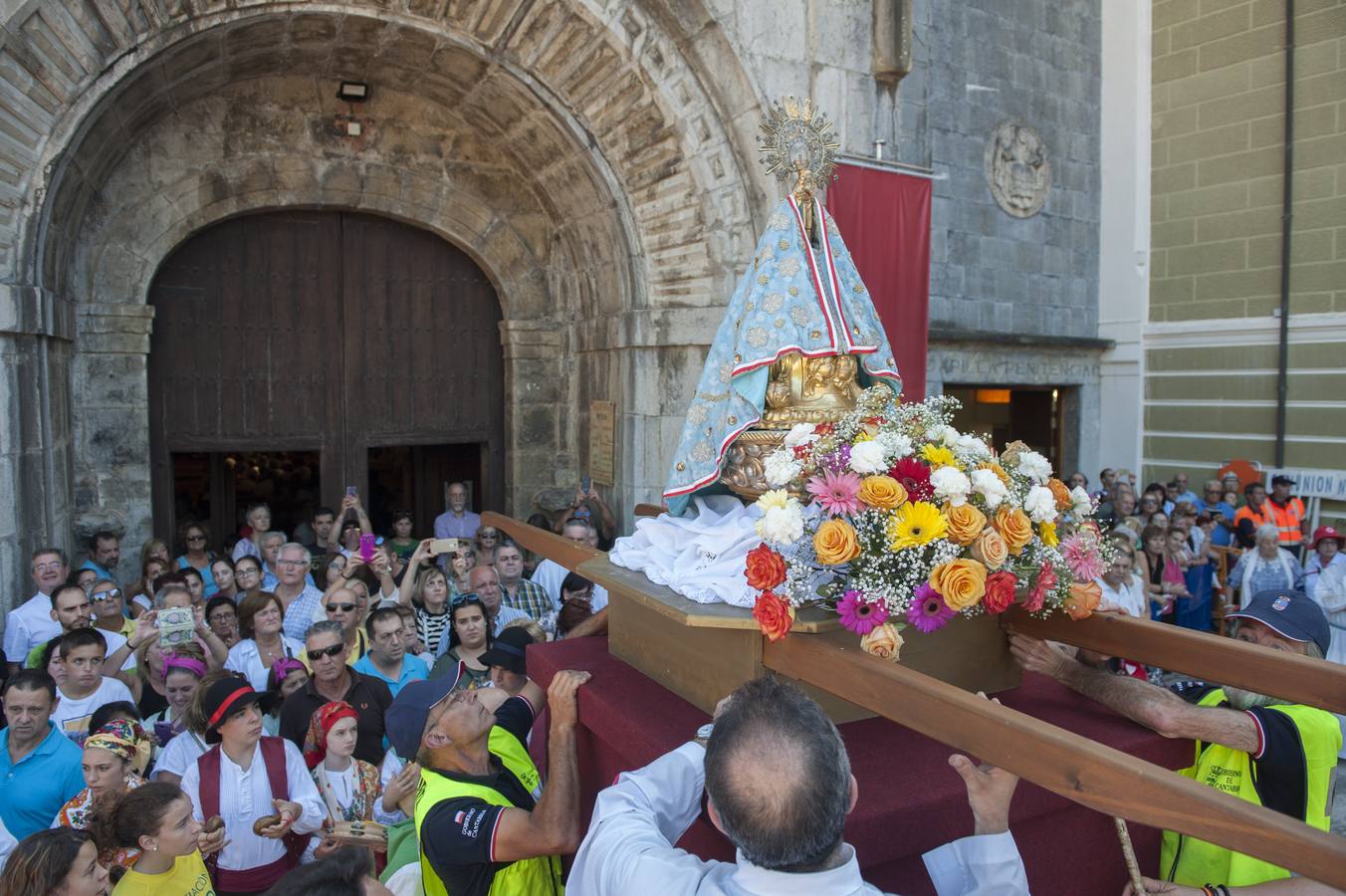 Fotos: Cantabria rinde honores a su patrona