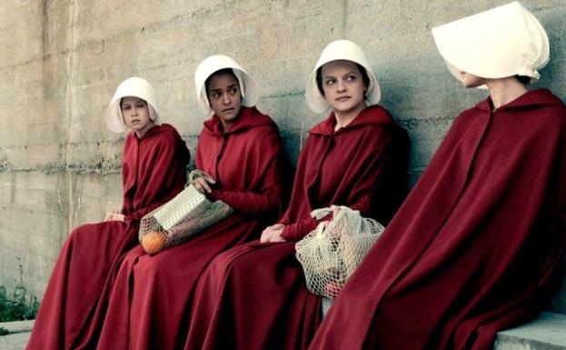 'The Handmaid's Tale' defiende su reinado en los Emmy