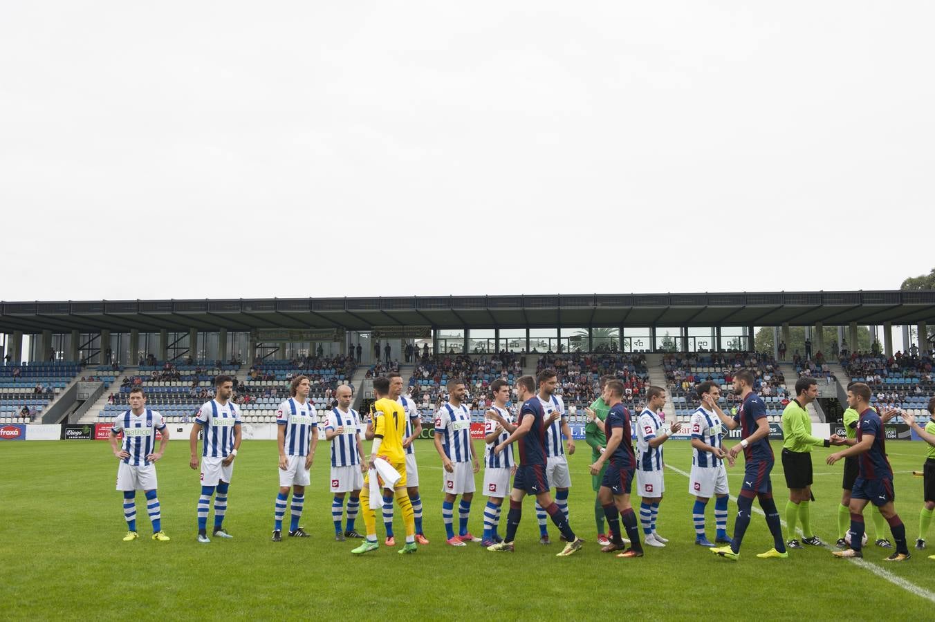 Fotos: Imágenes del partido Gimnástica-Vitoria