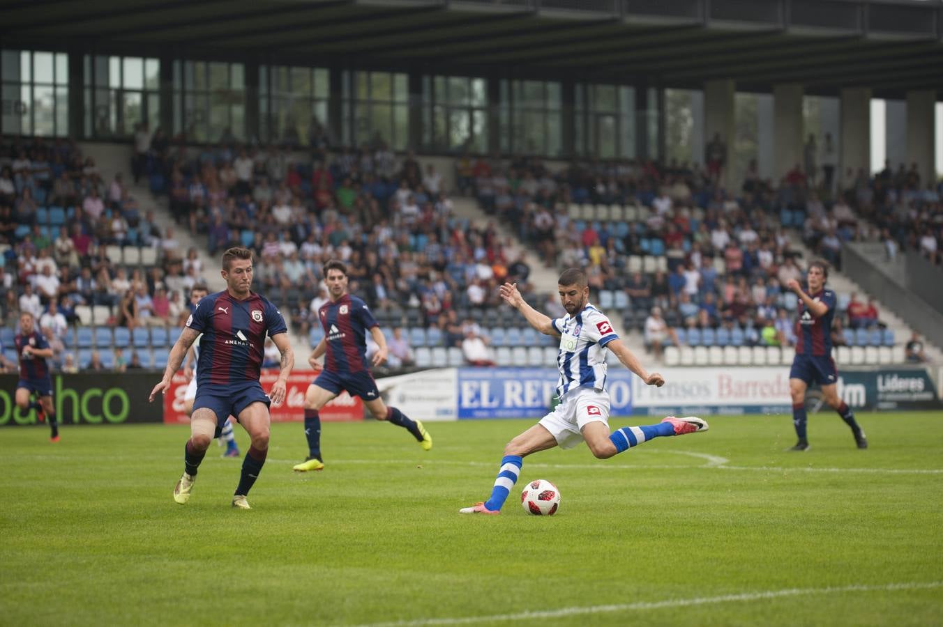 Fotos: Imágenes del partido Gimnástica-Vitoria