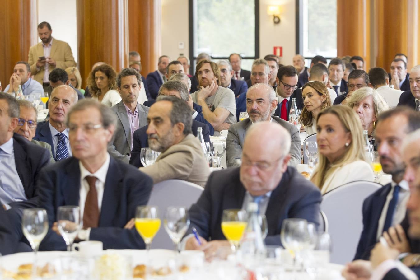 Fotos: Carlos Solchaga en el Foro Económico de El Diario Montañés