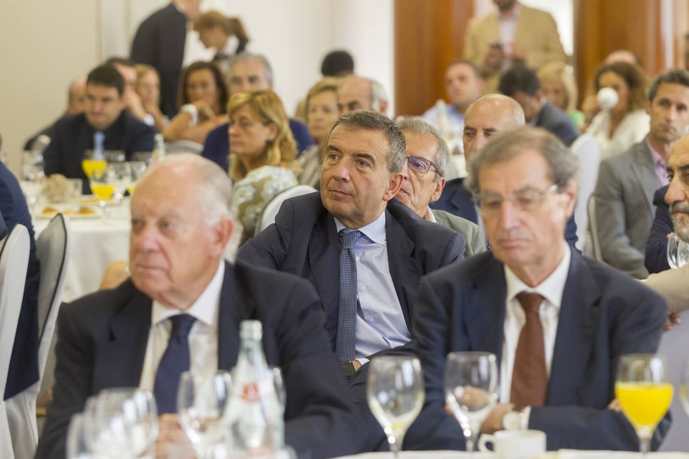 Fotos: Carlos Solchaga en el Foro Económico de El Diario Montañés