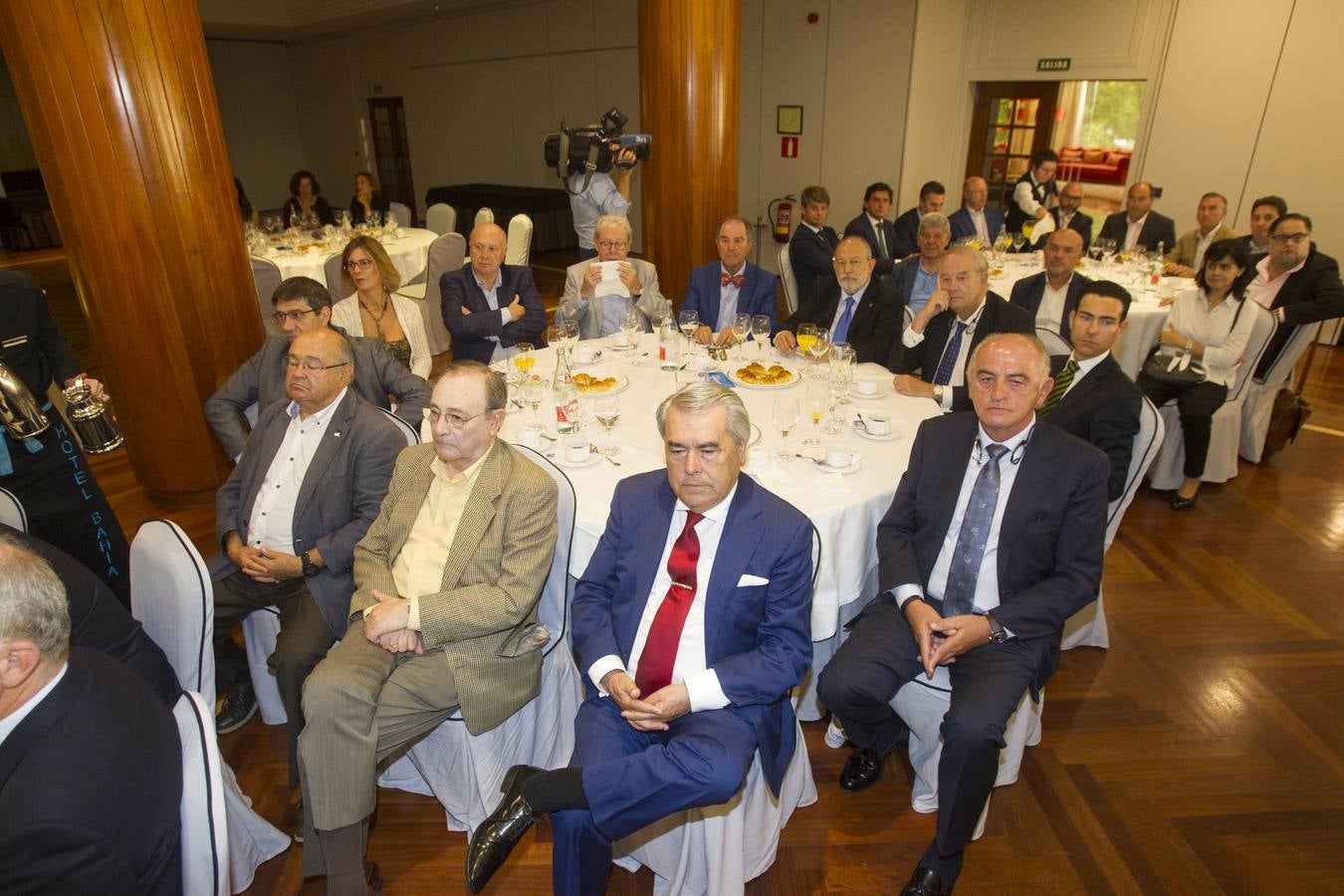 Fotos: Carlos Solchaga en el Foro Económico de El Diario Montañés