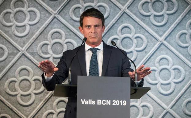 Manuel Valls presenta su candidatura.