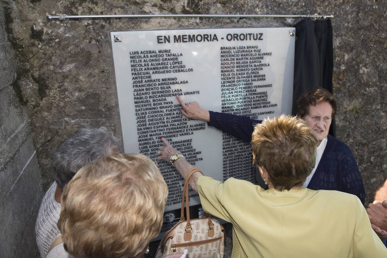 Cantabria, País Vasco y Asturias han recordado a los milicianos de la 'Lista Larrinoa', bombardeados en Ampuero en el verano de 1937