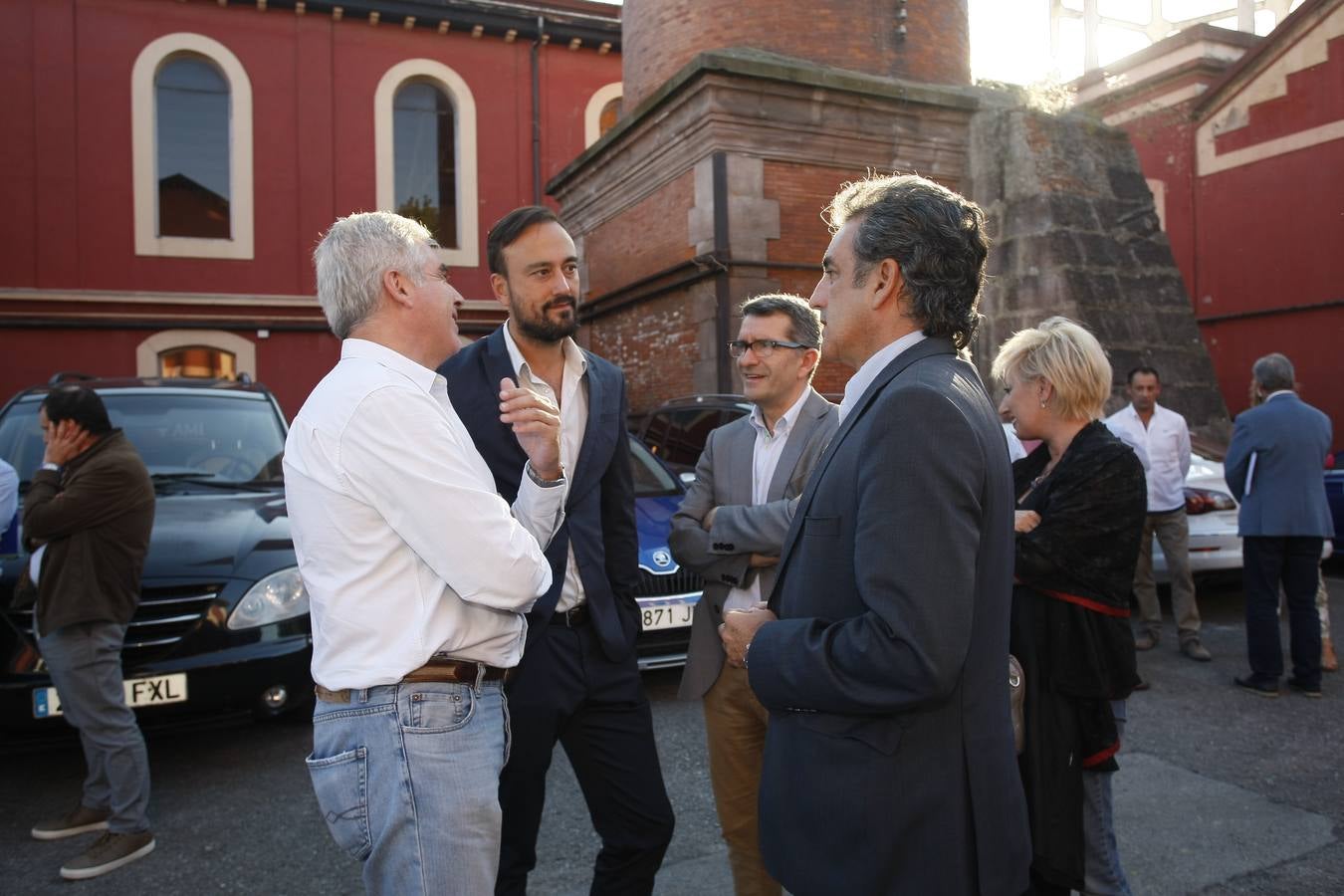 Revilla reúne en Torrelavega a alcaldes y concejales