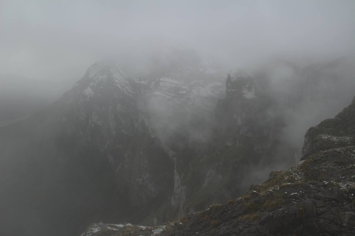 Fotos: Primeras nieves en Picos de Europa