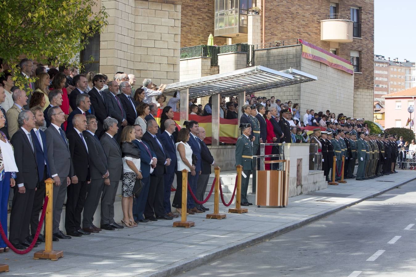 Fotos: Actos del Día del Pilar en el acuartelamiento de Campogiro