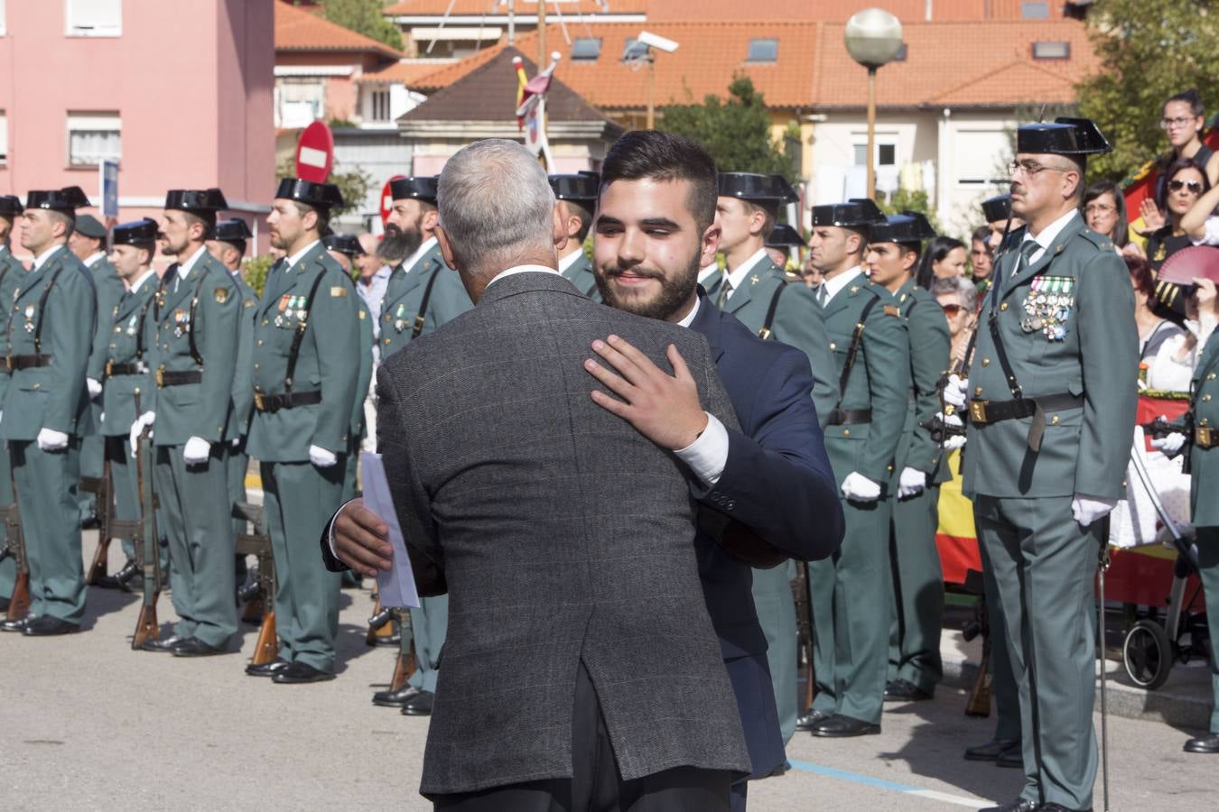 Fotos: Actos del Día del Pilar en el acuartelamiento de Campogiro