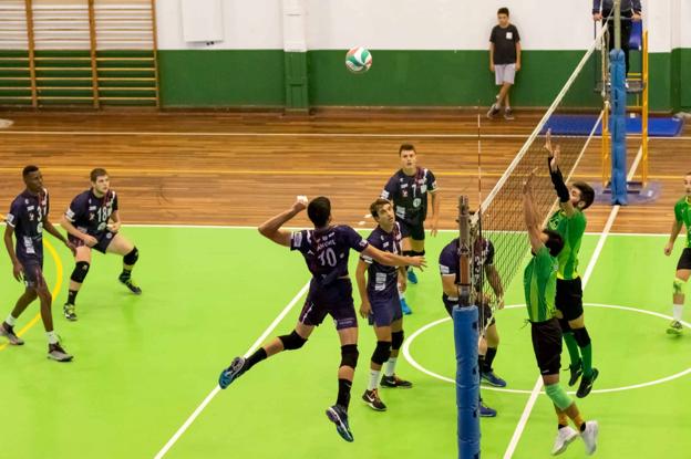 El Textil, en acción durante el último amistoso de pretemporada en el Matilde de la Torre. 