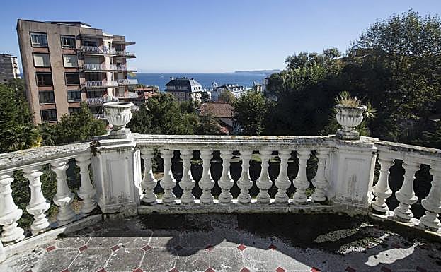 Imagen principal - La venta de Quinta Labat se resiste por las diferencias entre Gobierno y Ayuntamiento