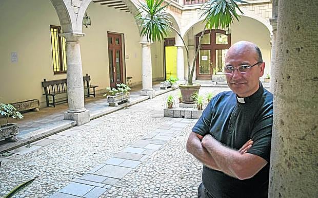 Ricardo Alvarado del Río, vicario de la Diócesis de Santander.