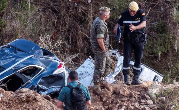 Especialistas de la Unidad Militar de Emergencias, la Guardia Civil y Bomberos de Mallorca continúan la búsqueda.
