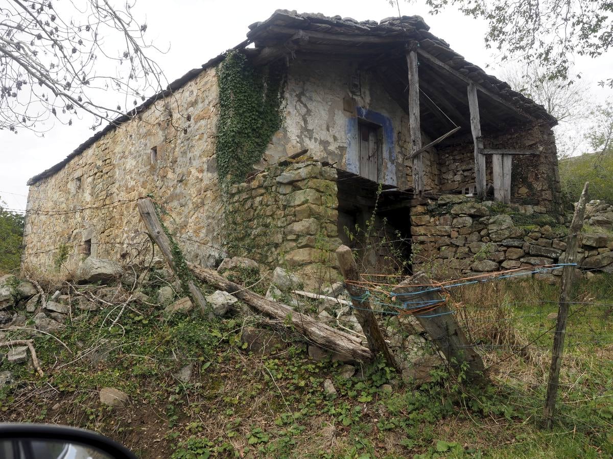 La zona de los Valles Pasiegos brilla con luz propia con la llegada de la estación otoñal.