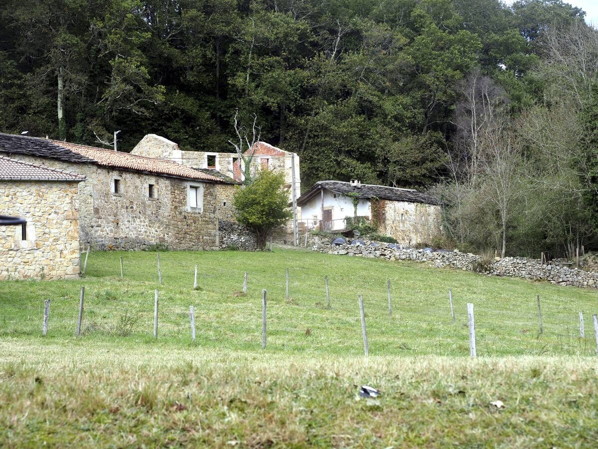 La zona de los Valles Pasiegos brilla con luz propia con la llegada de la estación otoñal.