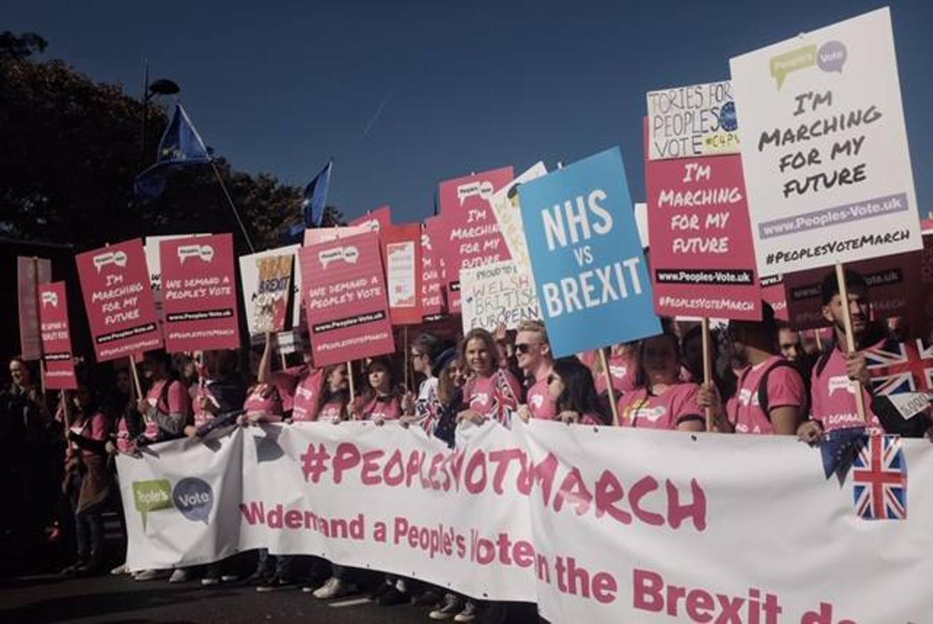 Las mejores imágenes de la gran manifestación celebrada este sábado a favor de convocar un nuevo referéndum sobre el 'Brexit'