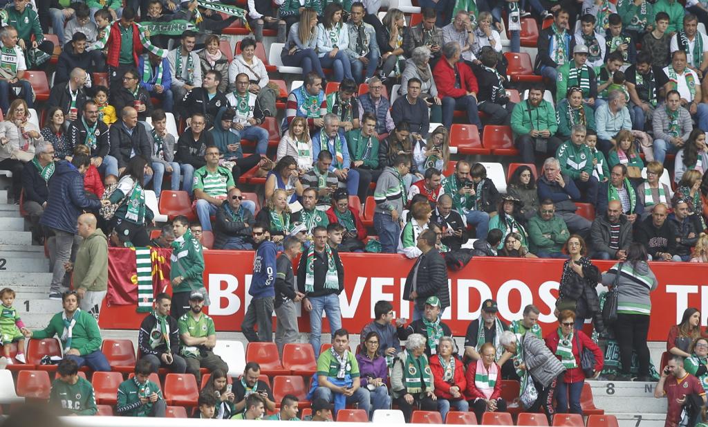 El conjunto cántabro visita el estadio de El Molinón para enfrentarse al filial sportinguista