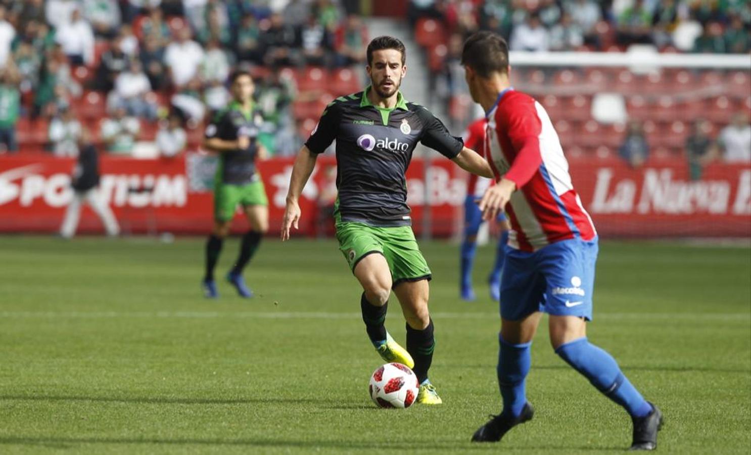 El conjunto cántabro visita el estadio de El Molinón para enfrentarse al filial sportinguista