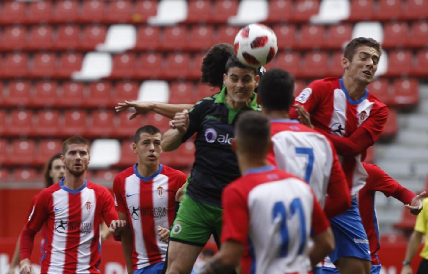 El conjunto cántabro visita el estadio de El Molinón para enfrentarse al filial sportinguista