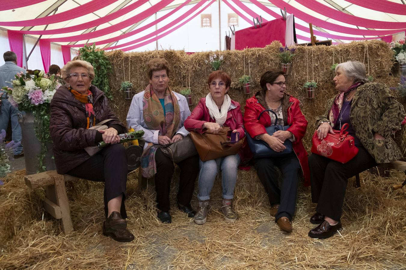 Fotos: Inauguración de la VII Feria de Mujeres Artesanas y Emprendedoras de Cantabria en Renedo de Piélagos