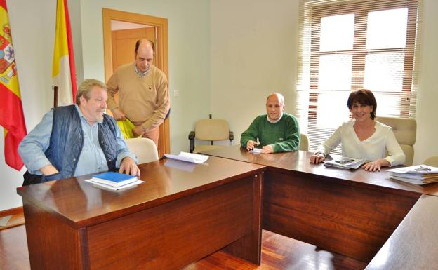 Los alcaldes de la mancomunidad, Pernía, Gómez, Mantecón y Montero. 