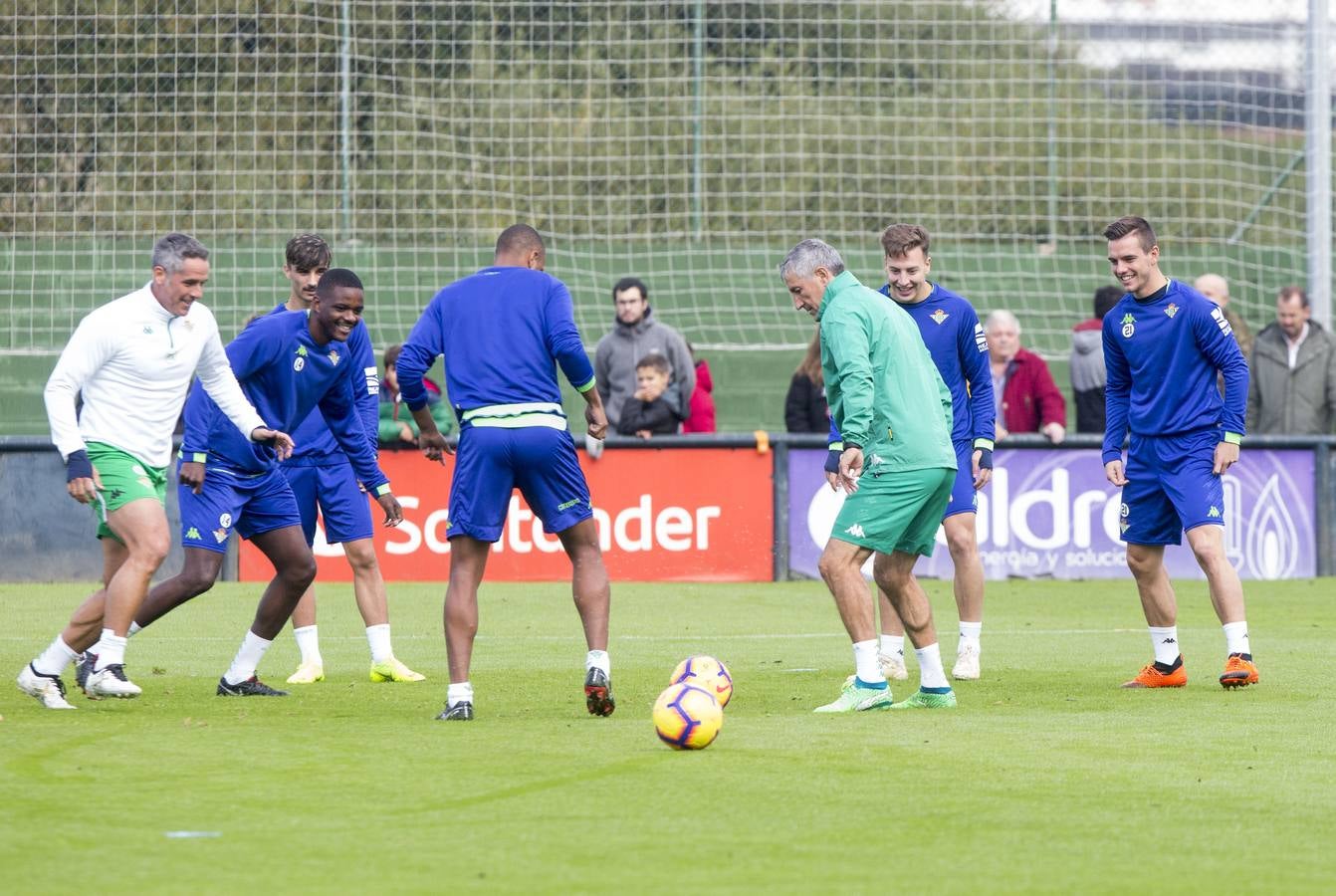 Fotos: Entrenamiento del Betis en las inslaciones Nando Yosu