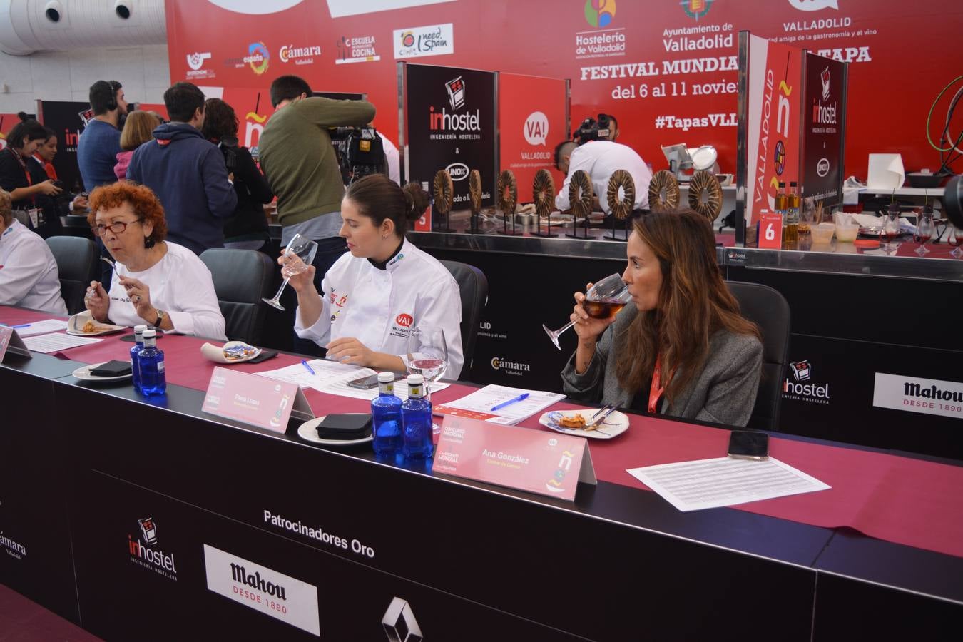 La ciudad castellana acoge el Campeonato Mundial de Tapas y el XIV Concurso Nacional, en el que participan los cocineros Francisco Cotera, del Balneario de Solares, y Nacho Pérez Malagón, de El Pericote de Tanos