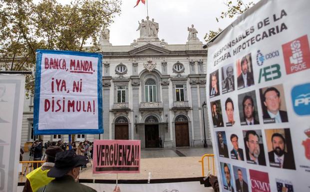 Protesta ante el Tribunal Supremo. 