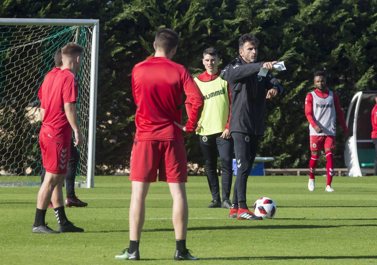 Fotos: Entrenamiento del Racing para preparar el partido ante el Athletic B