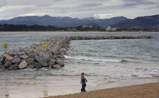 La playa de La Magdalena desaparecerá durante las mareas altas si no se interviene antes de 5 años